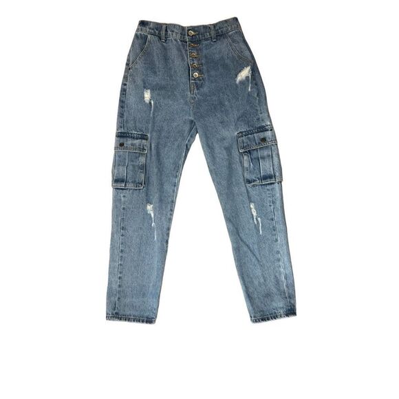Q2 Denim - Q2 Light Denim Straight Jeans Ripped With Side Pockets Small (size 4 US)